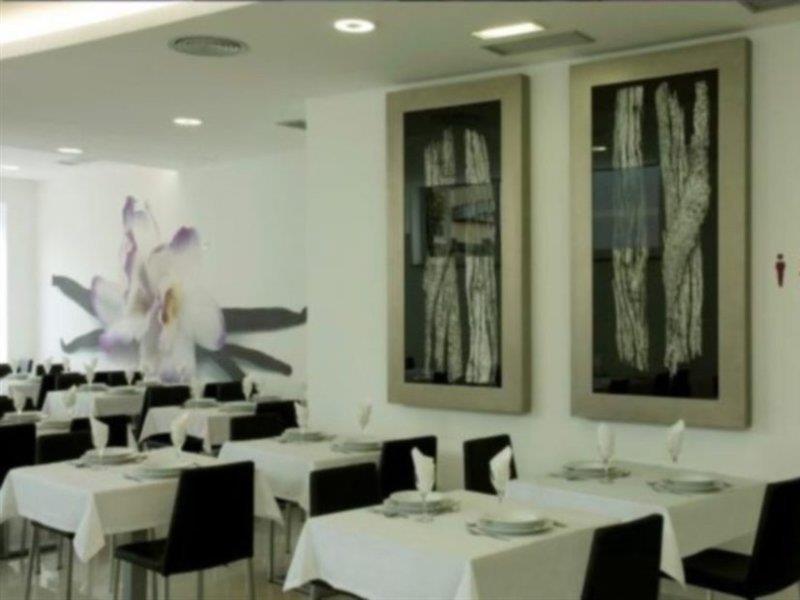 Hotel Restaurant Forum Beausoleil Exterior foto